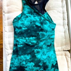 Lululemon Athletica tank with built in bra 4